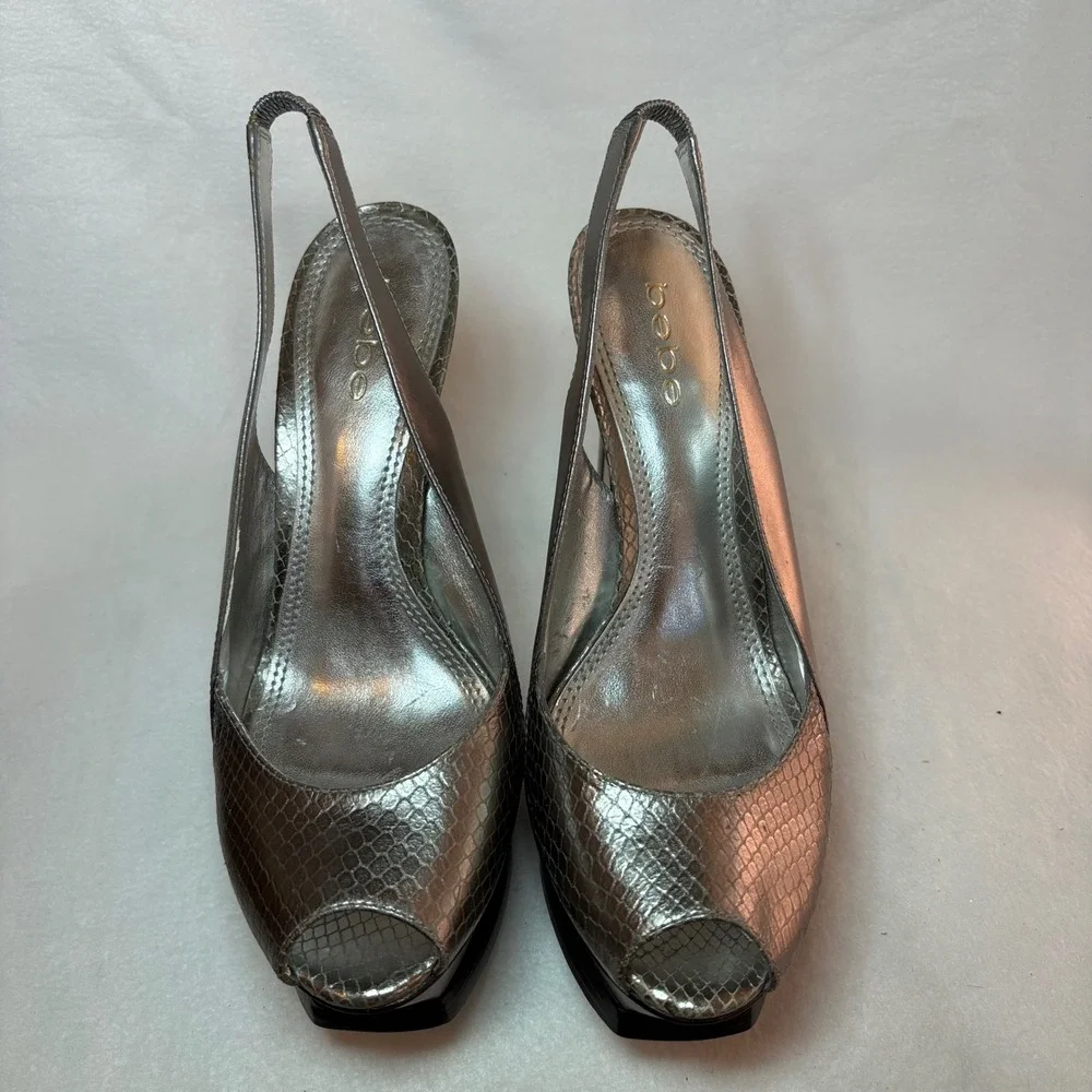 Bebe Silver Metallic Snakeskin Platform Peep Toe Slingback Stiletto Heels 8B